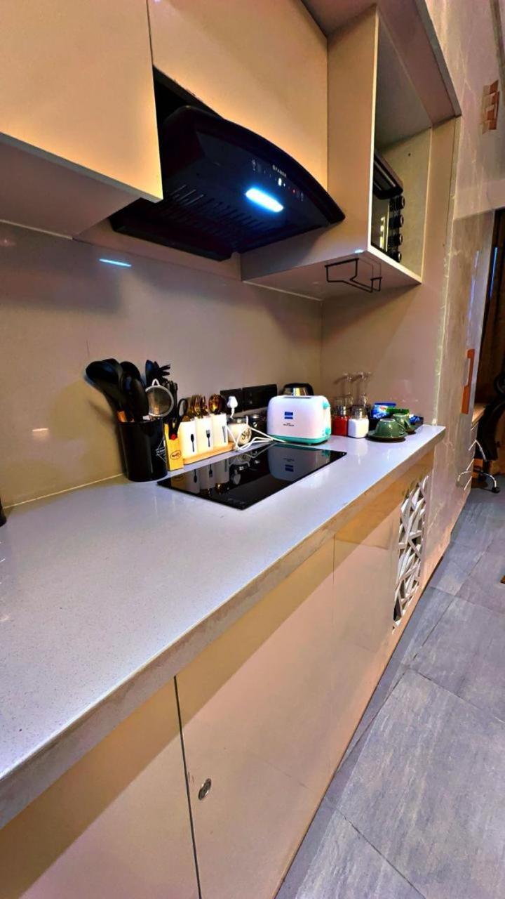 Cityscape Heights On 36th Floor Apartment New Delhi