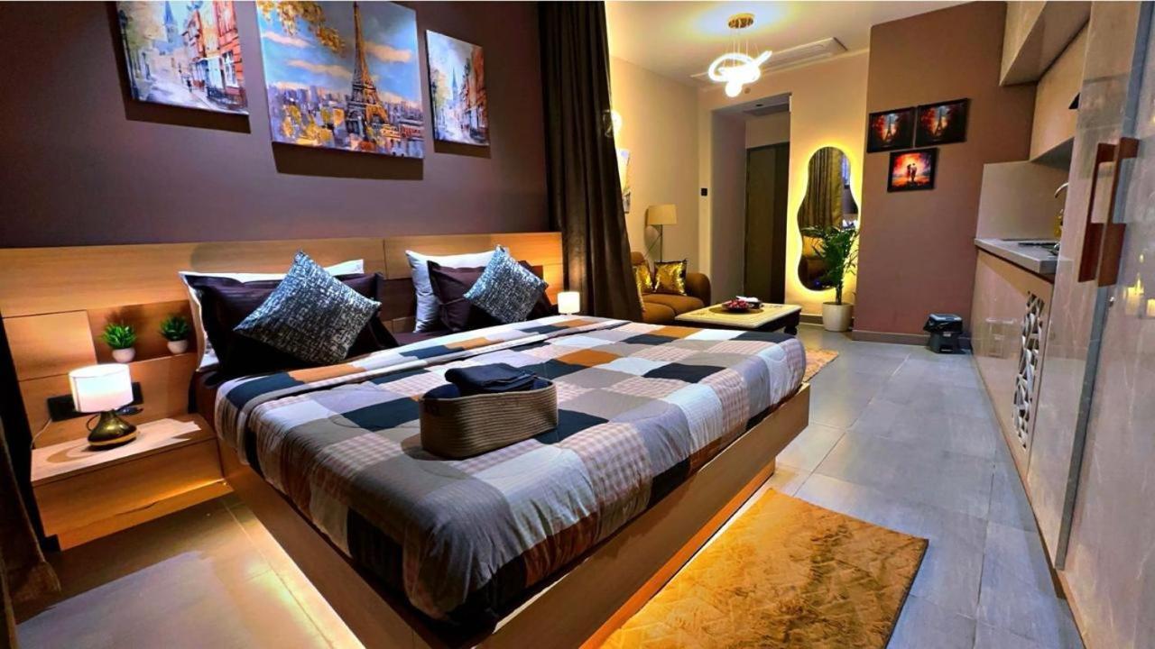 Apartment Cityscape Heights On 36th Floor New Delhi