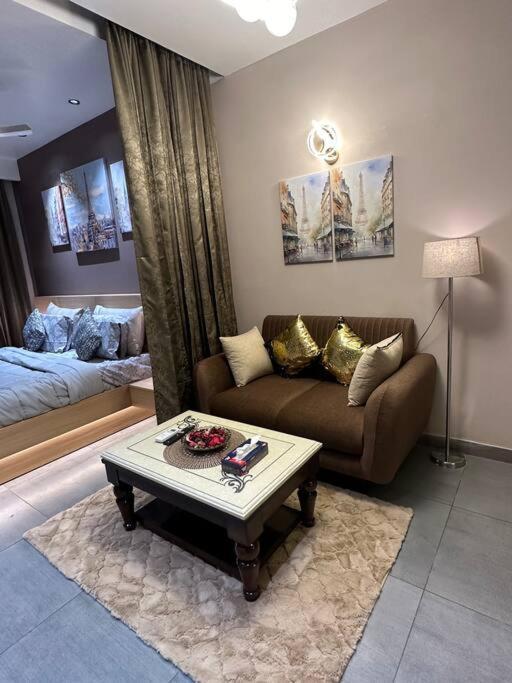 Cityscape Heights On 36th Floor Appartement New Delhi